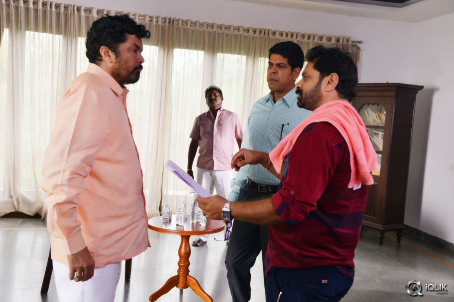 Meelo Evaru Koteeswarudu